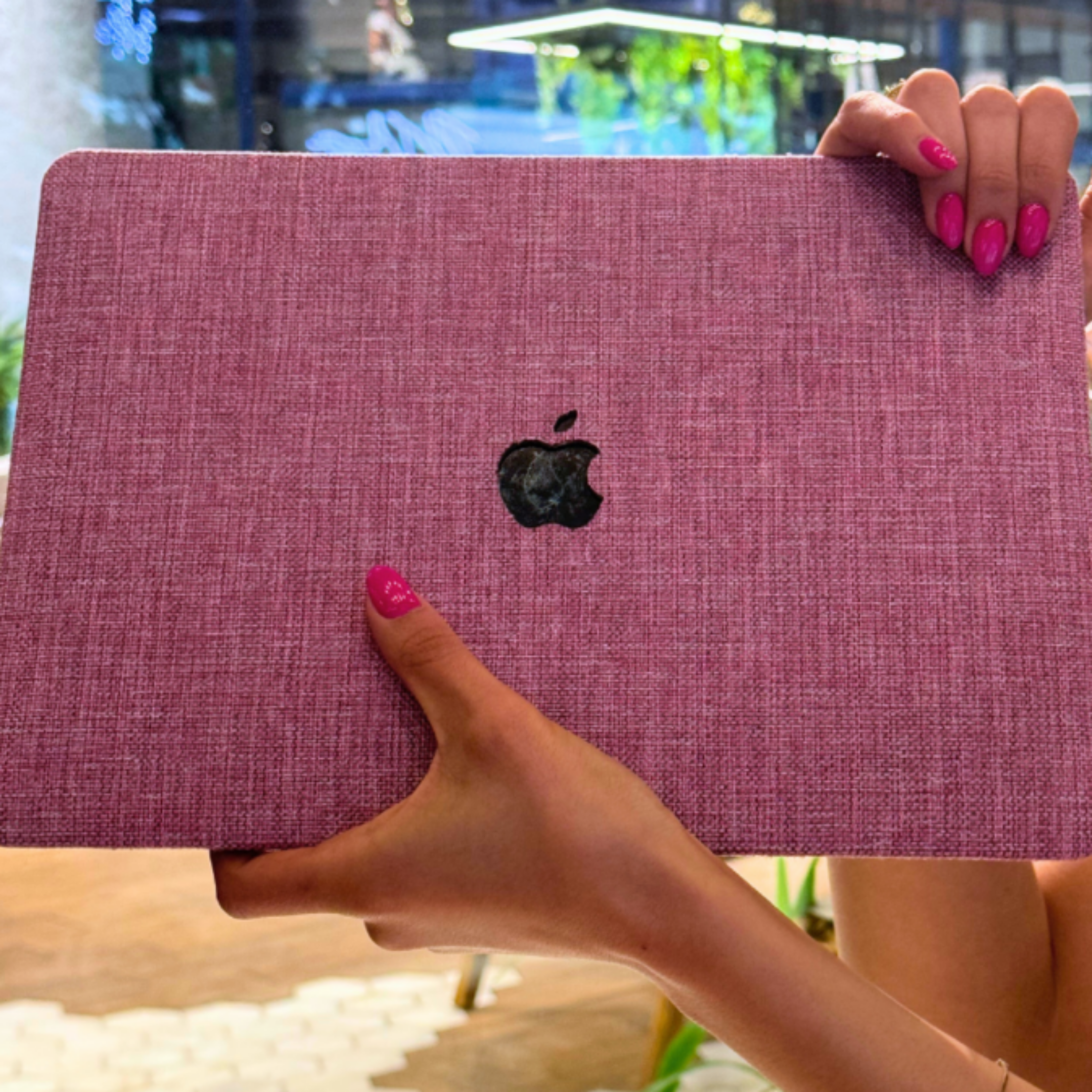 Pixie Pembe MacBook Kılıfı - Ön & Arka Kapak