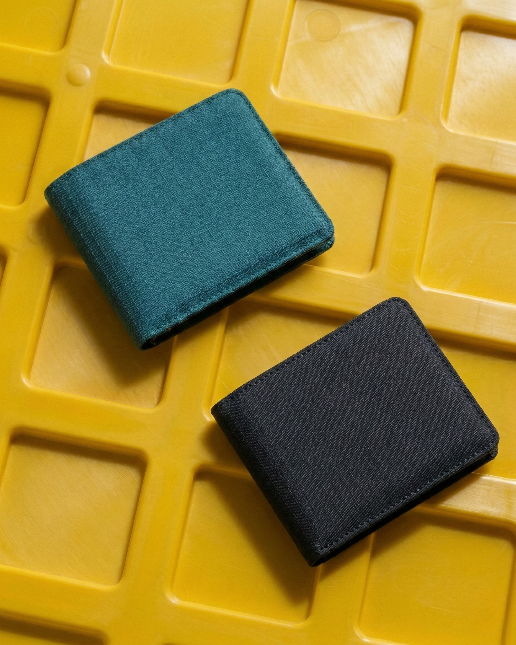 CoPilot Slim Wallet Teal ve Siyah Renk Seçenekleri – İki Renk Bifold İnce Cüzdan Koleksiyonu Ripstop Kumaş | KraftCover
