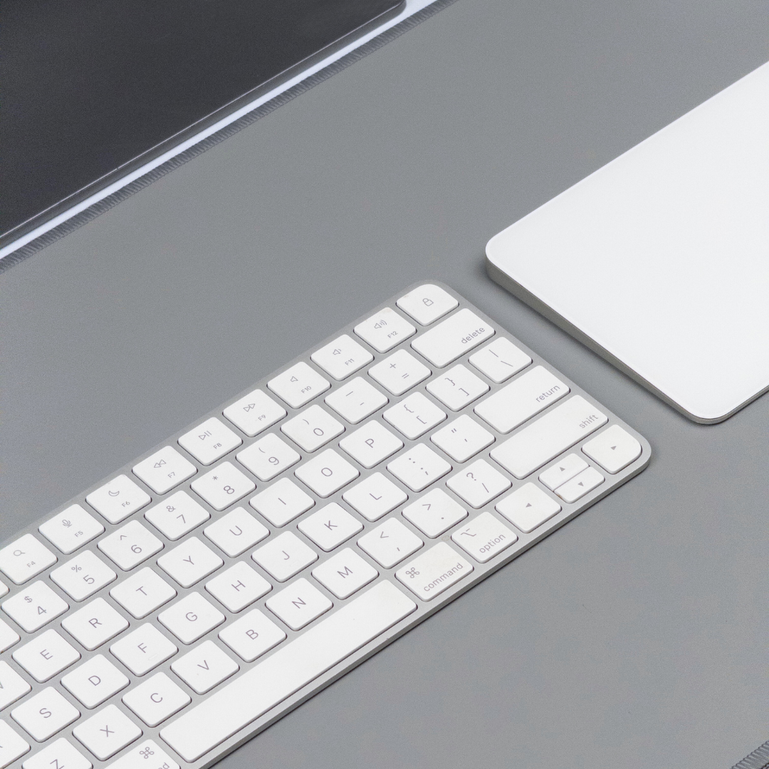 Plumbo Gri Deri Masa Matı