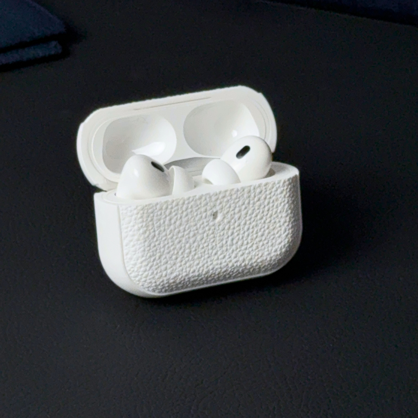 Pulse Beyaz AirPods Kılıfı