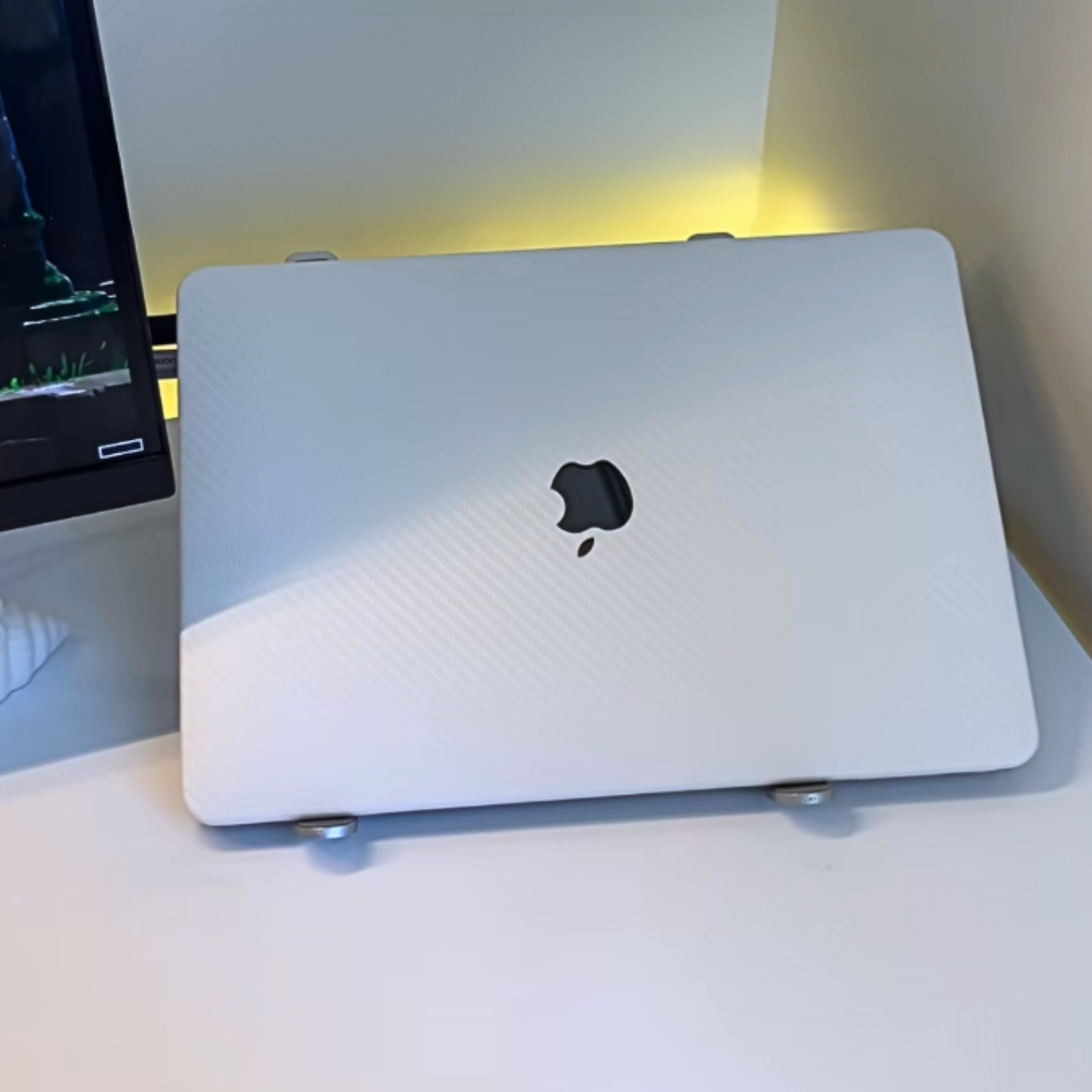 CarbonLeather Beyaz Macbook Kılıfı - Ön & Arka Kapak