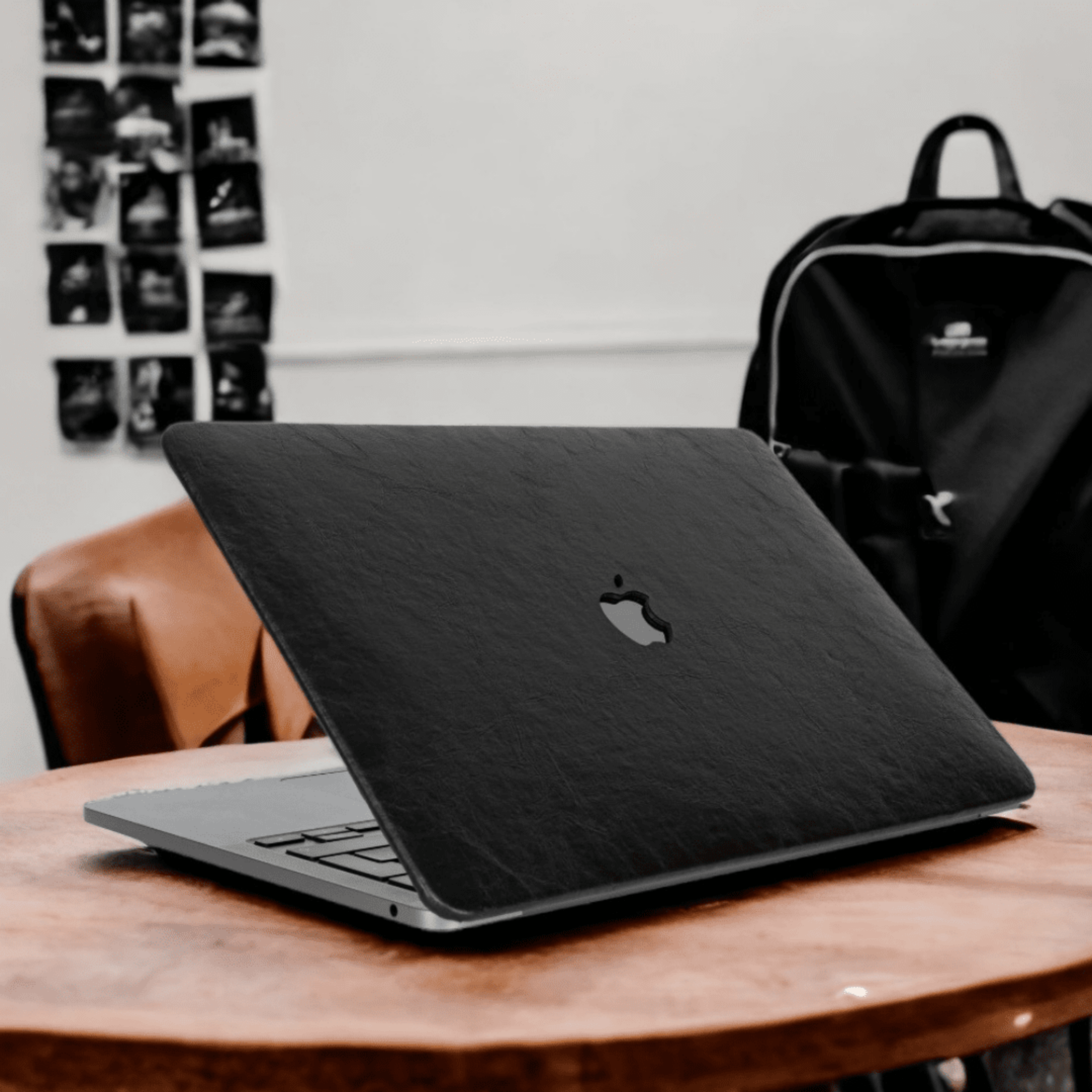 Özel Seri Siyah Deri Macbook Kılıfı - Ön & Arka Kapak