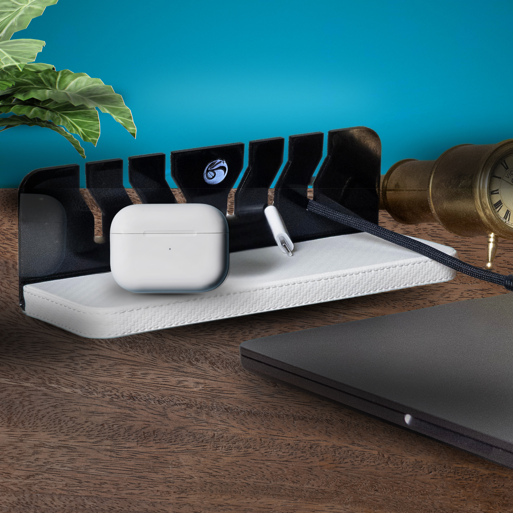 Linker Premium Deri Masaüstü Kablo İstasyonu