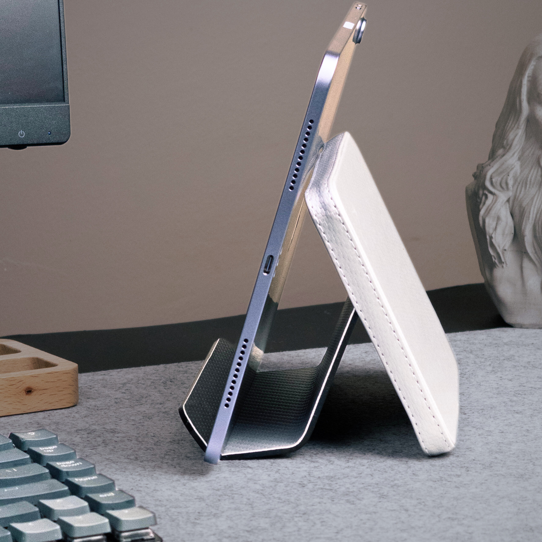 Holden Premium Deri iPad & Telefon Standı