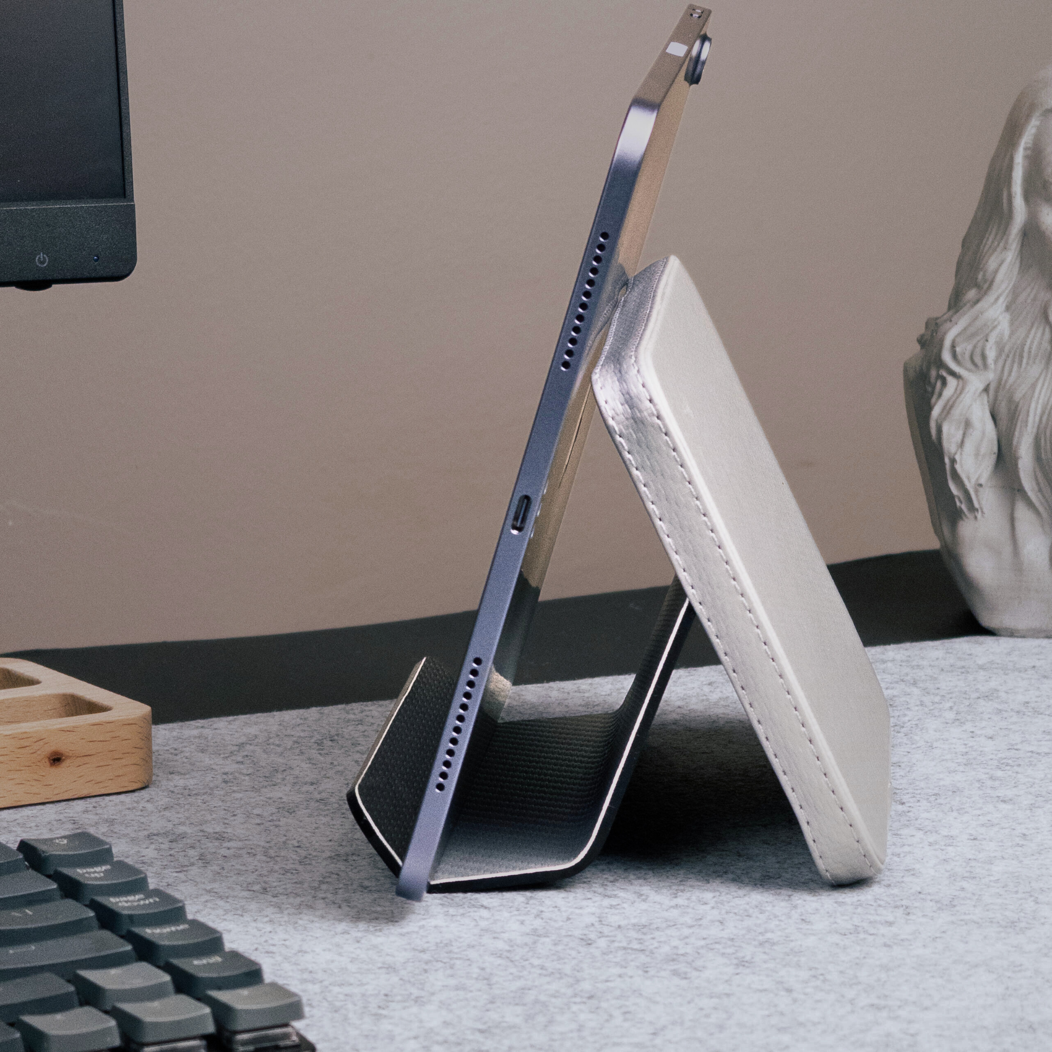 Holden Premium Deri iPad & Telefon Standı